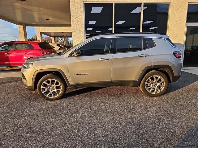 2022 Jeep Compass Latitude Lux 4x4 2022 Jeep Compass Latitude Lux 4x4
