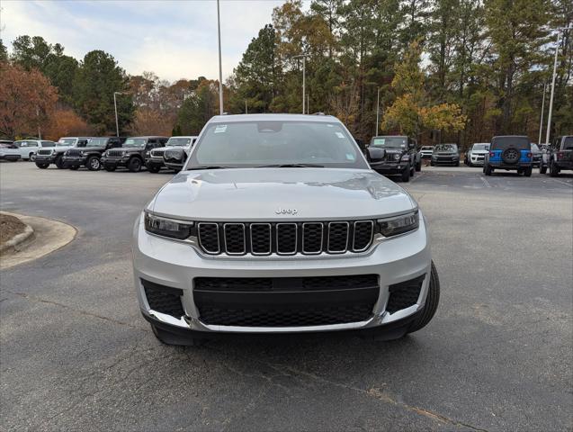 2024 Jeep Grand Cherokee L Laredo 4x4 2024 Jeep Grand Cherokee L Laredo 4x4