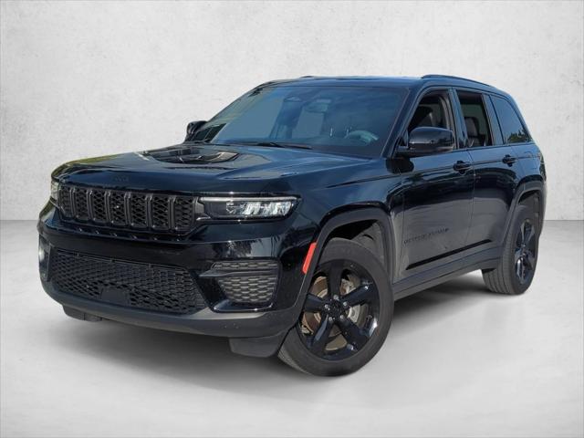 2023 Jeep Grand Cherokee Altitude 4x2