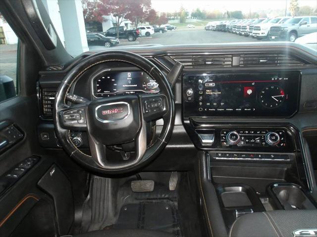 2024 GMC Sierra 2500HD 4WD Crew Cab Standard Bed AT4