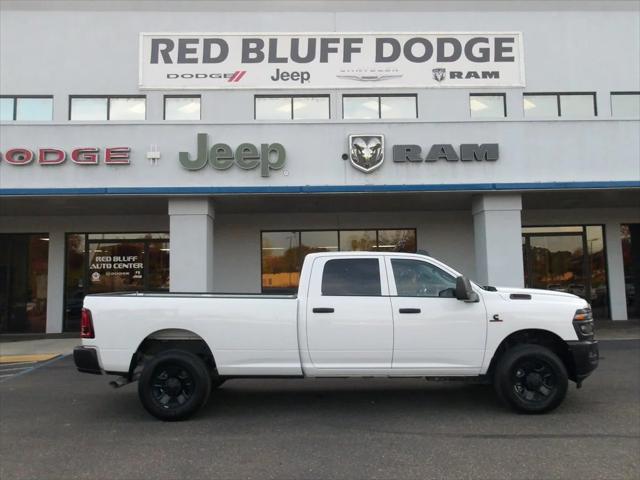 2025 RAM 3500 Tradesman Crew Cab 4x4 8 Box