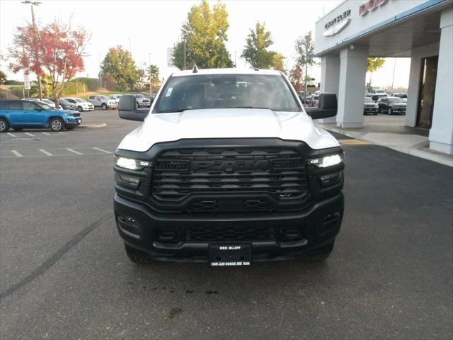 2025 RAM 3500 Tradesman Crew Cab 4x4 8 Box