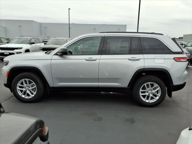 2025 Jeep Grand Cherokee GRAND CHEROKEE LAREDO X 4X4 2025 Jeep Grand Cherokee GRAND CHEROKEE LAREDO X 4X4