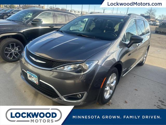 2017 Chrysler Pacifica Touring-L 2017 Chrysler Pacifica Touring-L