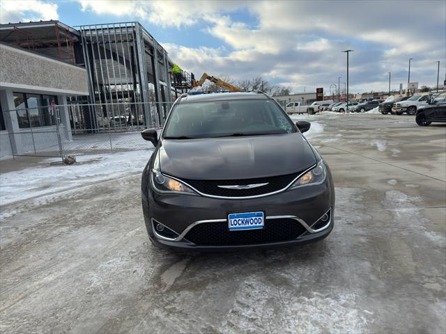 2017 Chrysler Pacifica Touring-L 2017 Chrysler Pacifica Touring-L