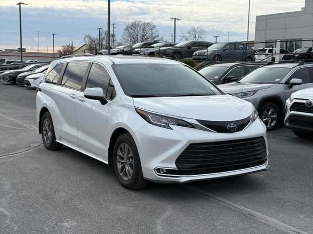 2023 Toyota Sienna XLE