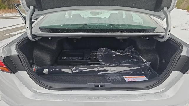 2025 Nissan Altima SL FWD