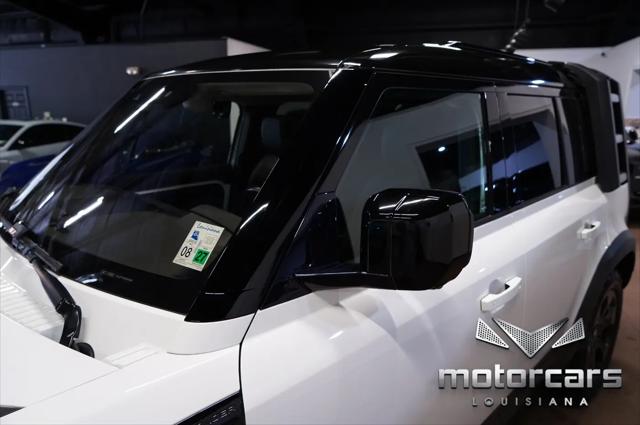 2022 Land Rover Defender 110 SE
