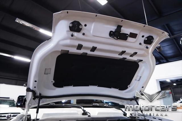 2022 Land Rover Defender 110 SE