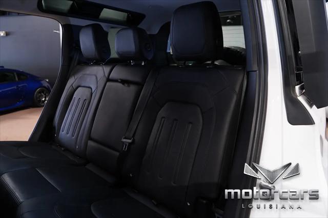 2022 Land Rover Defender 110 SE