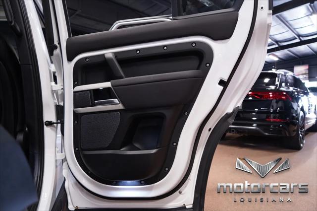 2022 Land Rover Defender 110 SE