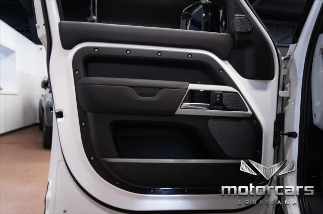 2022 Land Rover Defender 110 SE