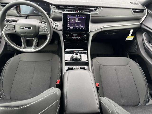 2025 Jeep Grand Cherokee L Laredo X 4x2