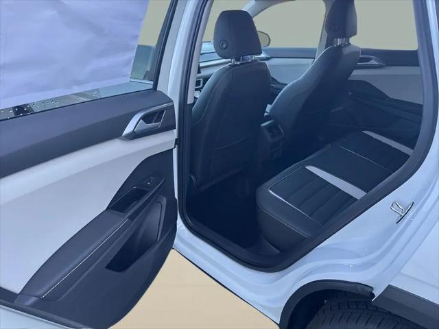 2026 Volkswagen Taos SEL