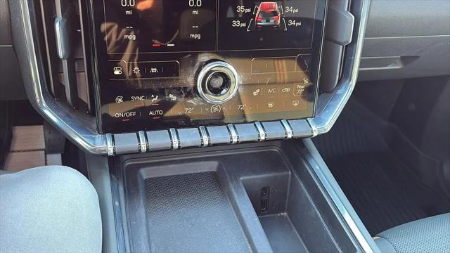 2024 GMC Acadia AWD AT4