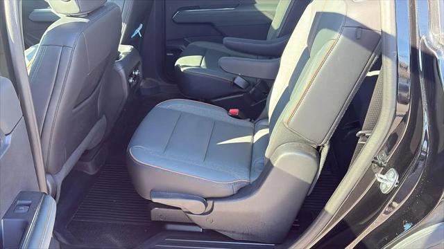 2024 GMC Acadia AWD AT4
