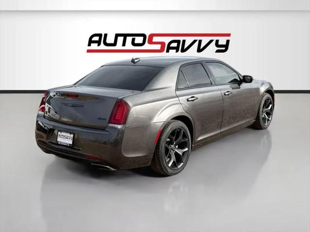 2022 Chrysler 300 Touring