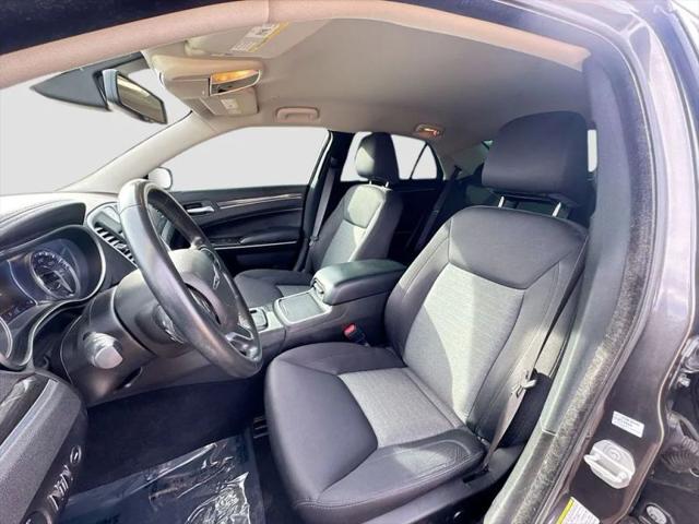 2022 Chrysler 300 Touring