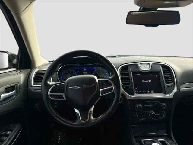 2022 Chrysler 300 Touring