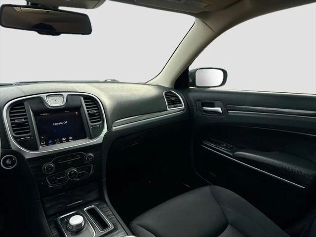 2022 Chrysler 300 Touring