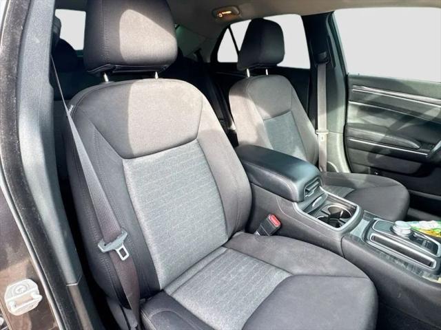 2022 Chrysler 300 Touring