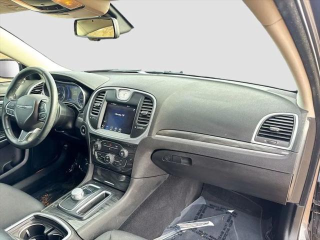 2022 Chrysler 300 Touring