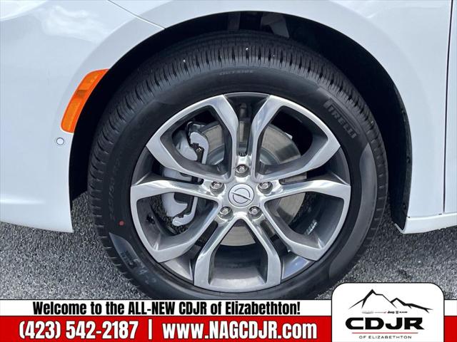 2026 Chrysler Pacifica Pinnacle AWD