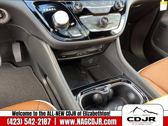 2026 Chrysler Pacifica Pinnacle AWD