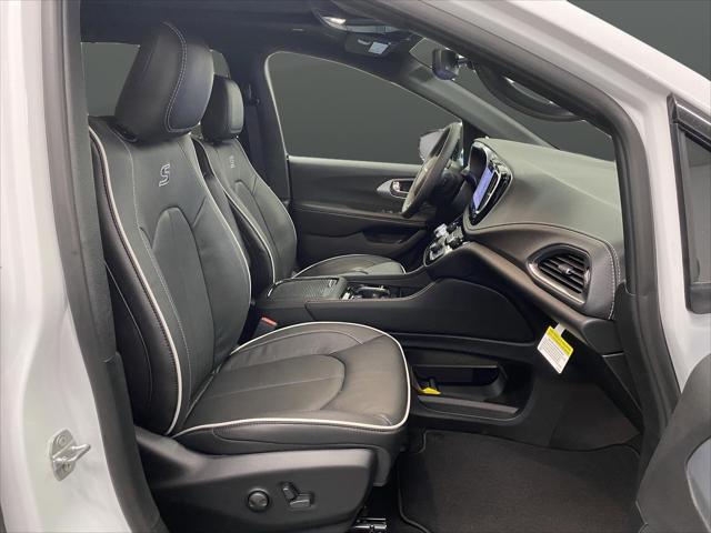 2026 Chrysler Pacifica Limited AWD