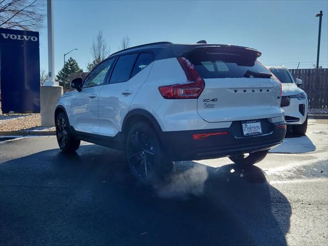 2026 Volvo XC40 Black Edition Ultra, B5 AWD Gas (mild hybrid)