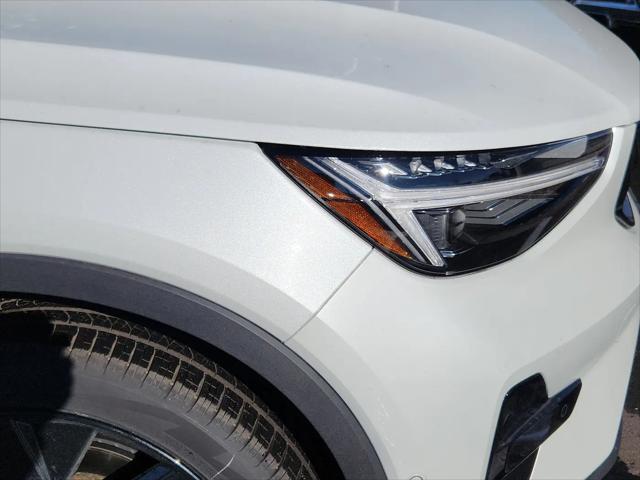 2026 Volvo XC40 Black Edition Ultra, B5 AWD Gas (mild hybrid)