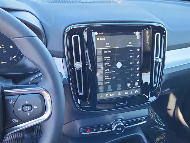 2026 Volvo XC40 Black Edition Ultra, B5 AWD Gas (mild hybrid)