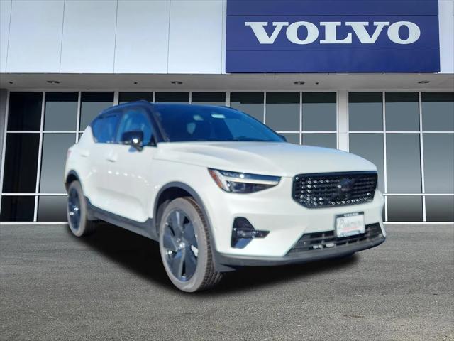2026 Volvo XC40 Black Edition Ultra, B5 AWD Gas (mild hybrid)