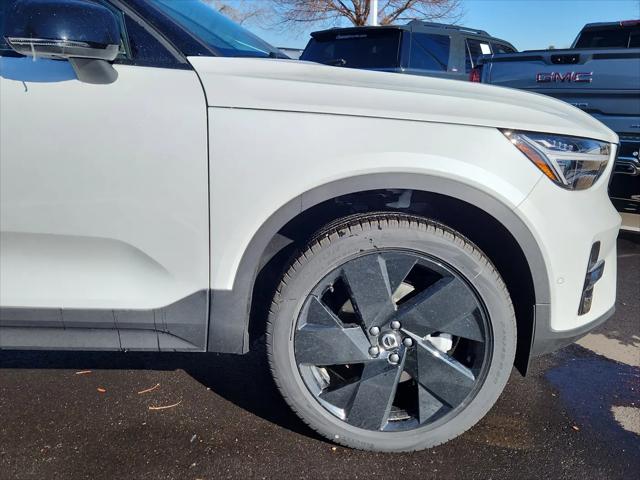 2026 Volvo XC40 Black Edition Ultra, B5 AWD Gas (mild hybrid)