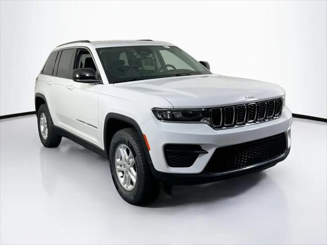 2023 Jeep Grand Cherokee Laredo 4x4