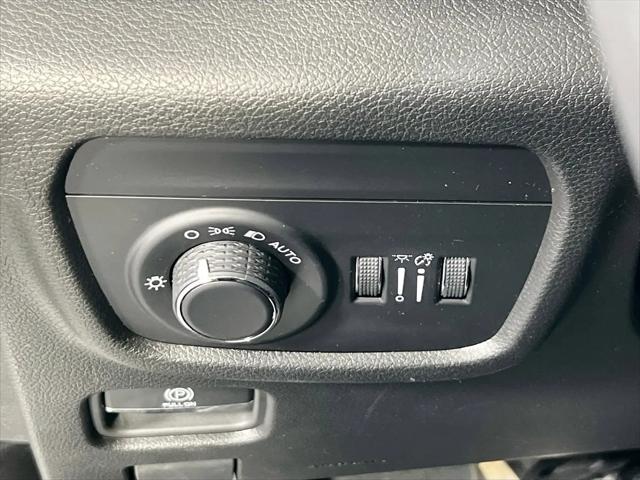 2023 Jeep Grand Cherokee Laredo 4x4