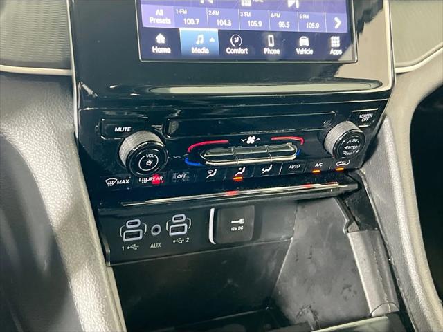 2023 Jeep Grand Cherokee Laredo 4x4
