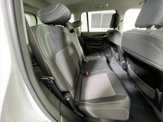 2023 Jeep Grand Cherokee Laredo 4x4