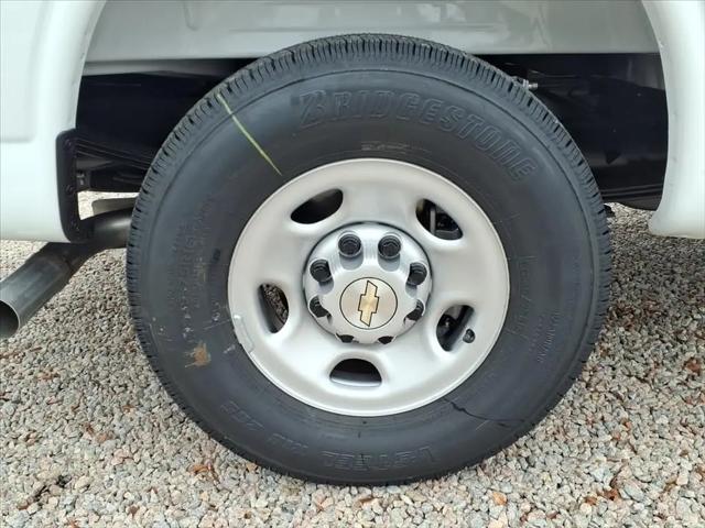 2025 Chevrolet Express Cargo Van RWD 2500 Regular Wheelbase WT