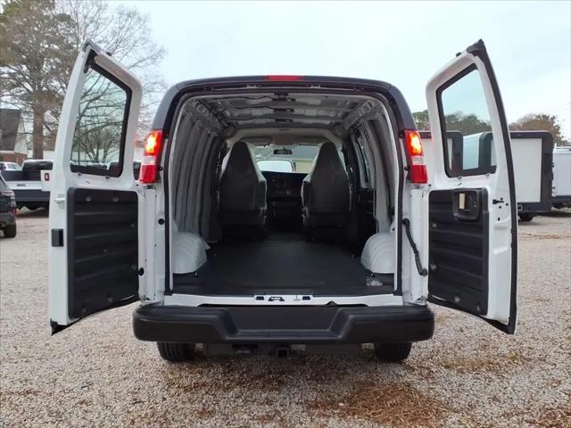 2025 Chevrolet Express Cargo Van RWD 2500 Regular Wheelbase WT