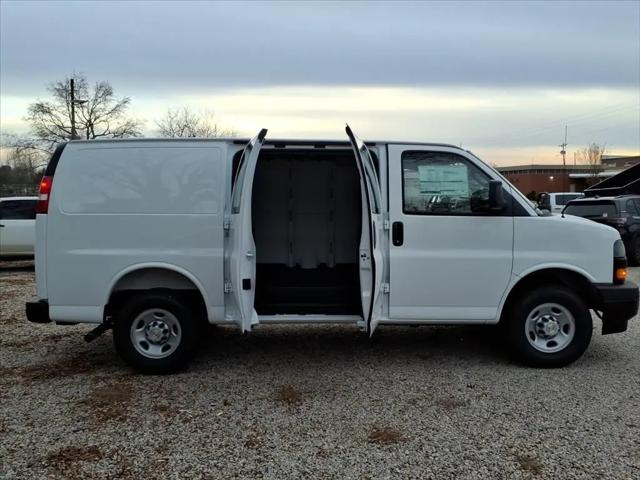 2025 Chevrolet Express Cargo Van RWD 2500 Regular Wheelbase WT