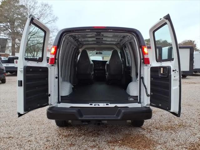 2025 Chevrolet Express Cargo Van RWD 2500 Regular Wheelbase WT