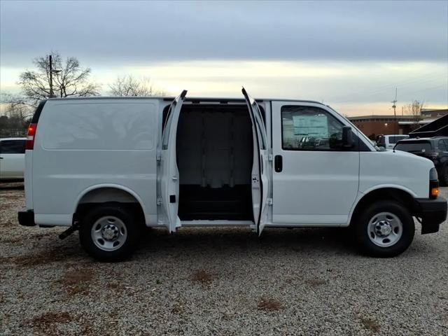 2025 Chevrolet Express Cargo Van RWD 2500 Regular Wheelbase WT