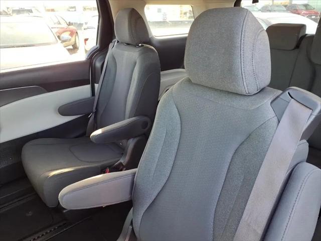2024 Kia Carnival MPV LX