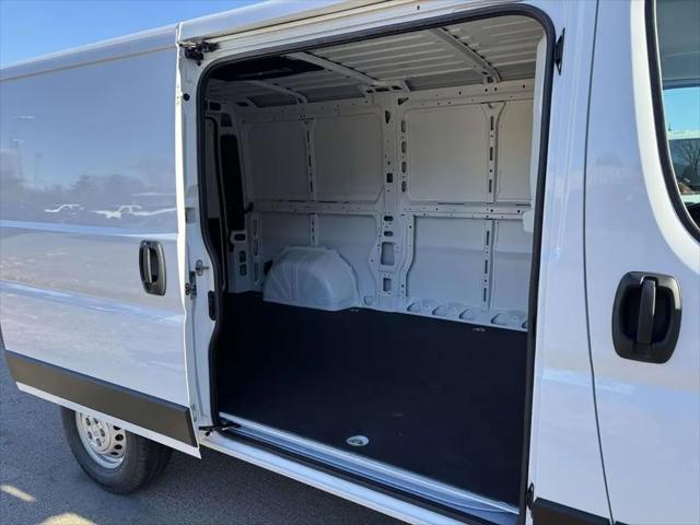 2026 Ram ProMaster Cargo Van Tradesman Low Roof 136" WB w/Pass Seat