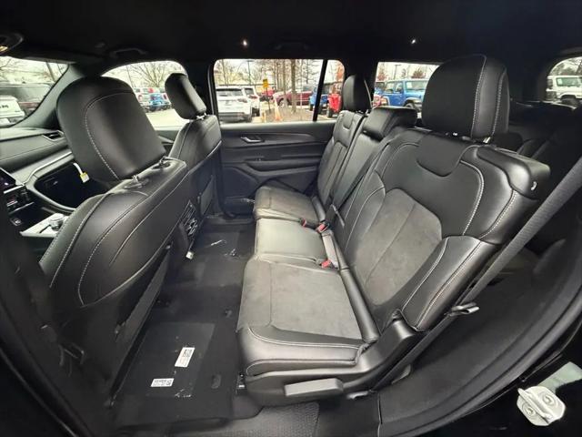 2025 Jeep Grand Cherokee L Altitude 4x4
