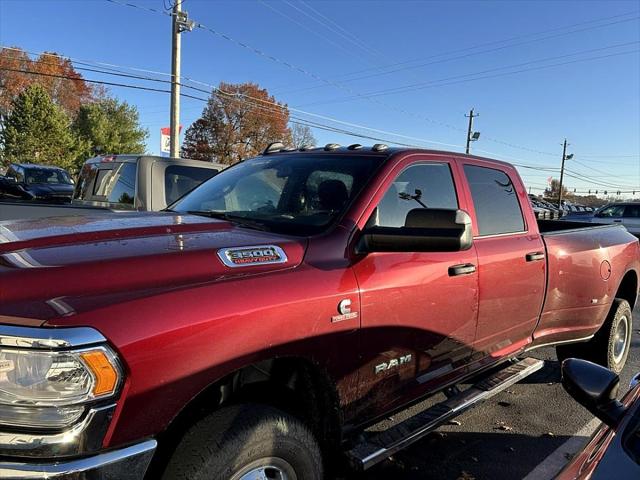 2022 RAM 3500 Tradesman Crew Cab 4x4 8 Box 2022 RAM 3500 Tradesman Crew Cab 4x4 8 Box