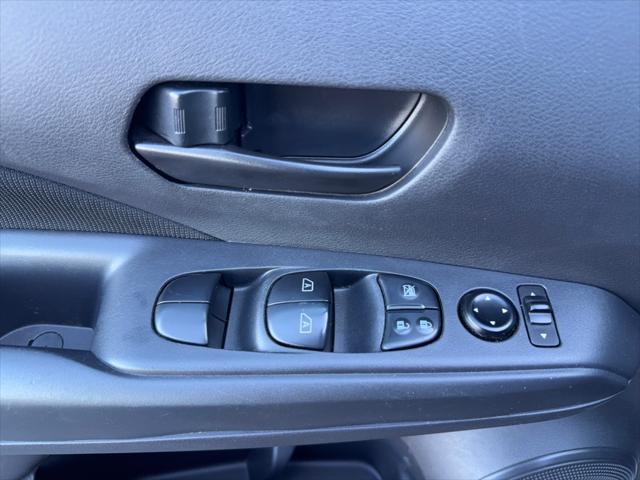 2024 Nissan Kicks S Xtronic CVT