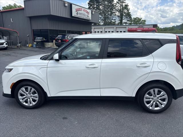 2022 Kia Soul LX 2022 Kia Soul LX