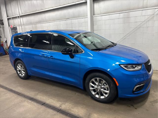 New 2026 Chrysler Pacifica For Sale in Wilmington, OH